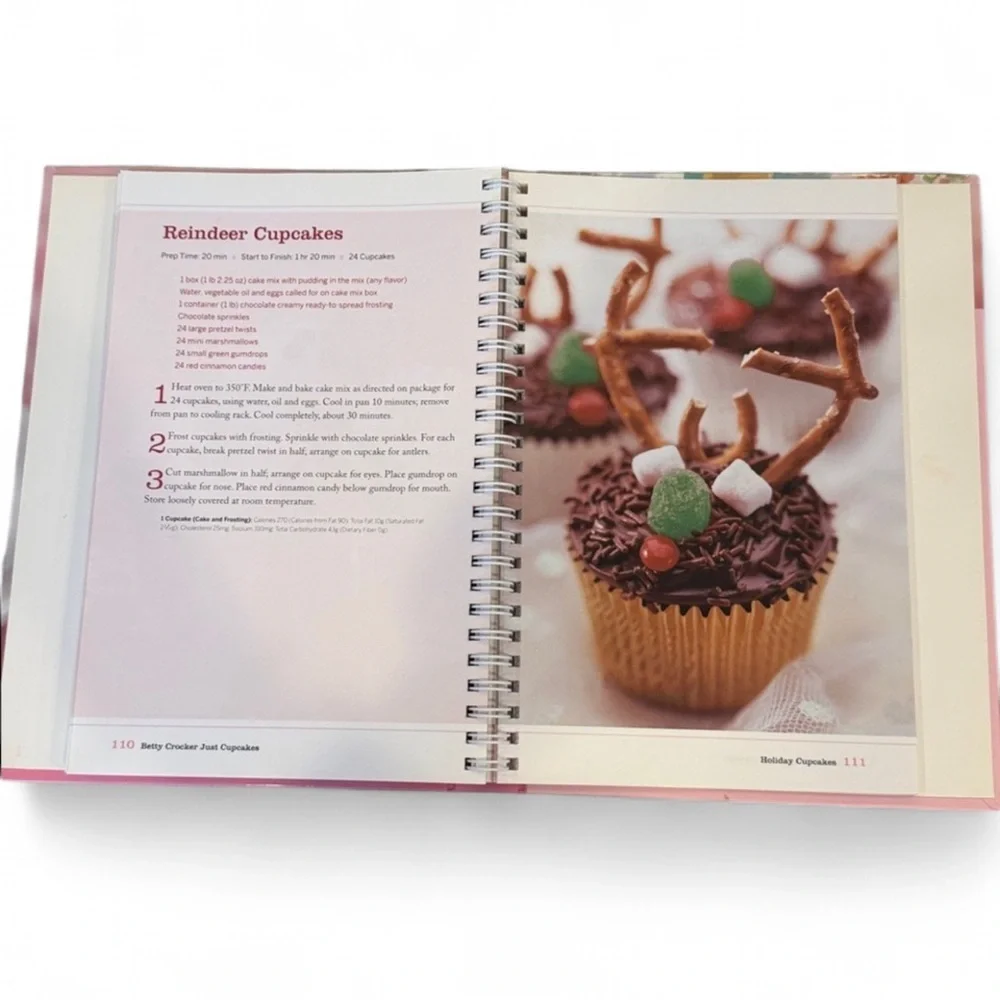 Betty Crocker Just Cupcakes Cookbook 100 Recipes Baking Book